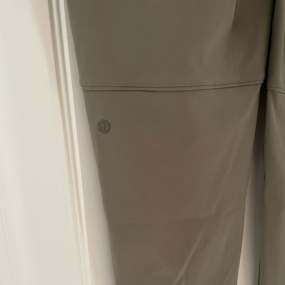 Lululemon Women's Essential High-Rise Trouser - Picture 6 of 9